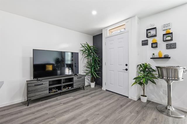 Building Photo - 9829 Park Ln Ct