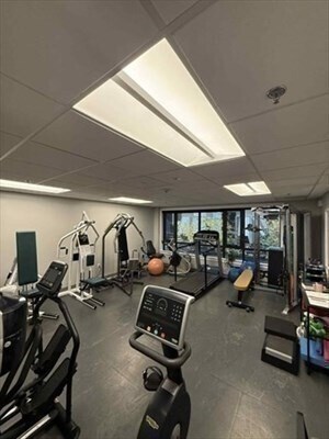 Building Photo - 25 Fuller St