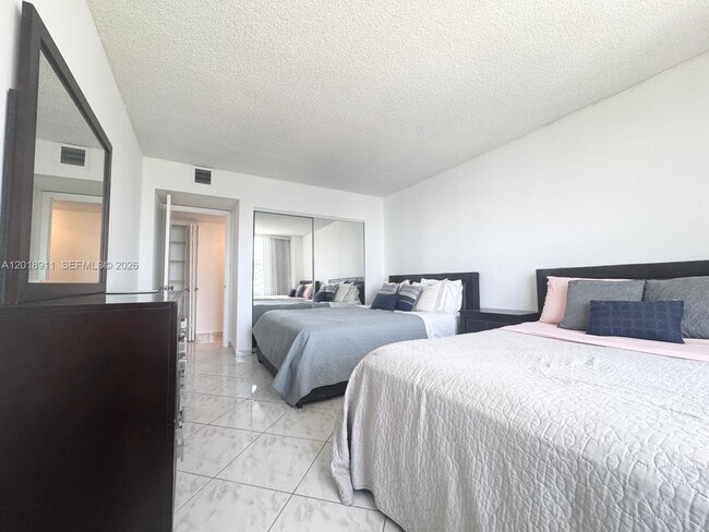 Building Photo - 3800 S Ocean Dr