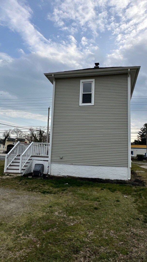 Building Photo - 102 W Delilah Rd