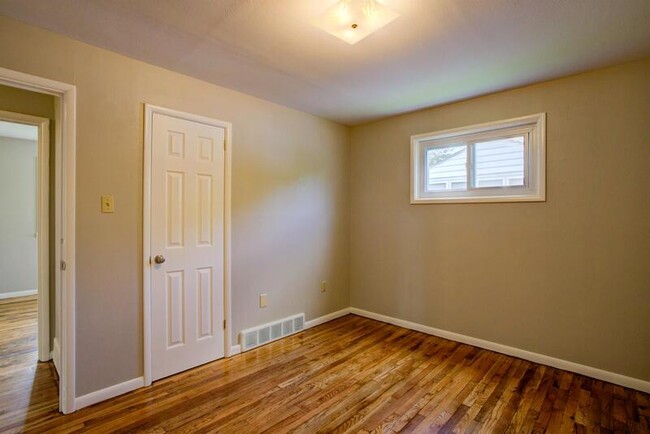Building Photo - 35 Strasburg Pike