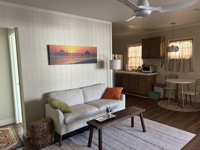 Building Photo - 260 Santa Monica Dr