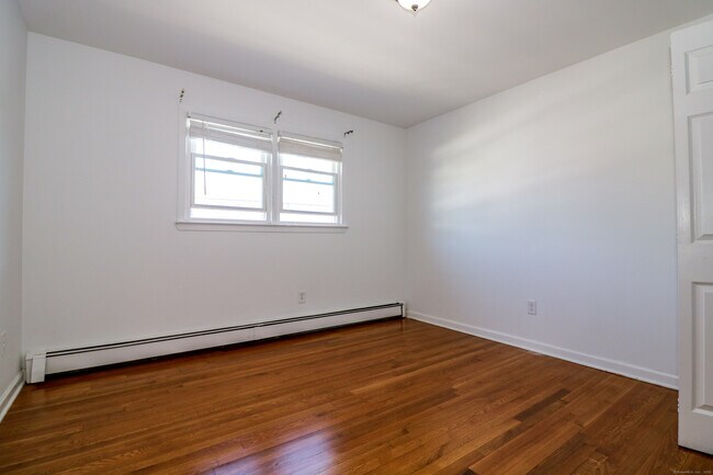 Building Photo - 1298 Madison Ave