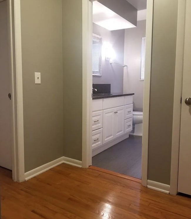 Building Photo - 324 Cumberland Dr