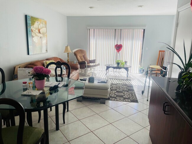 Building Photo - 139 Sparrow Dr