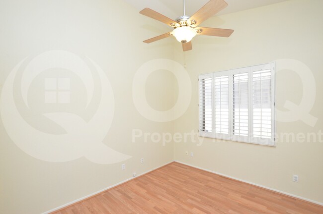 Building Photo - 727 S Peppertree Dr