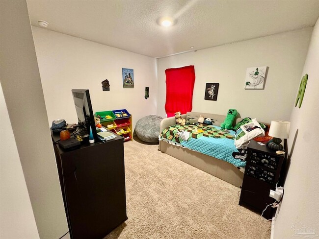 Building Photo - 5645 Guinevere Ln