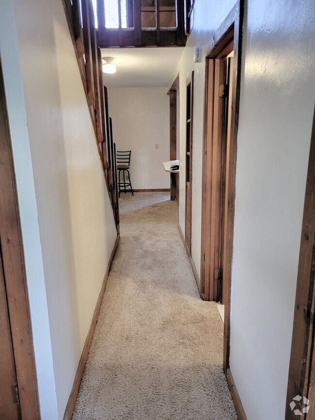 Building Photo - 403 1/2 N Fremont St