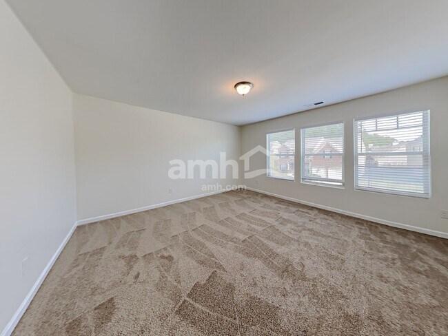Building Photo - 2311 Foxy Dr