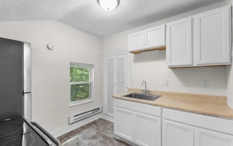 Building Photo - 607 Shepard St