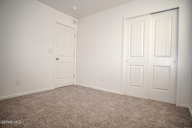 Building Photo - 13106 Cleethorpes St