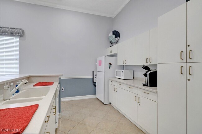 Building Photo - 7823 Regal Heron Cir