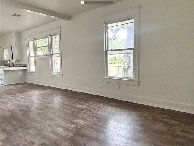 Building Photo - 149 S Dixon Ave
