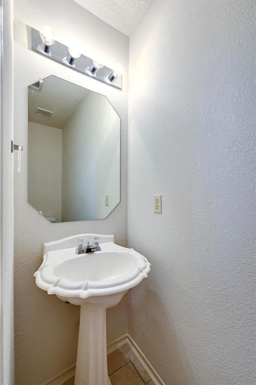 Building Photo - 9312 Silk Oak Cove