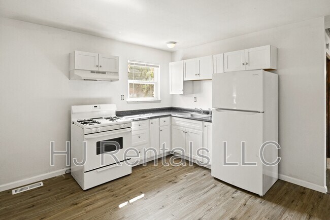 Building Photo - 1738 Bradshaw Dr