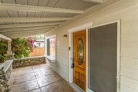 Building Photo - Charming 1-bedroom backhouse in Mentone!