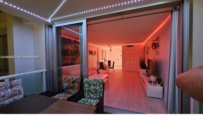 Building Photo - 1000 West Ave