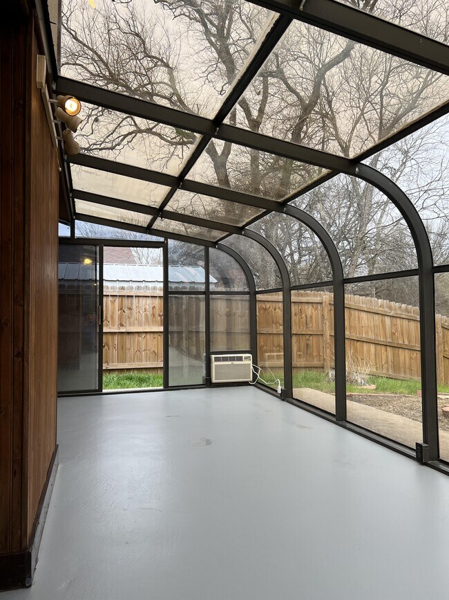 Building Photo - 116 Meadow Lark