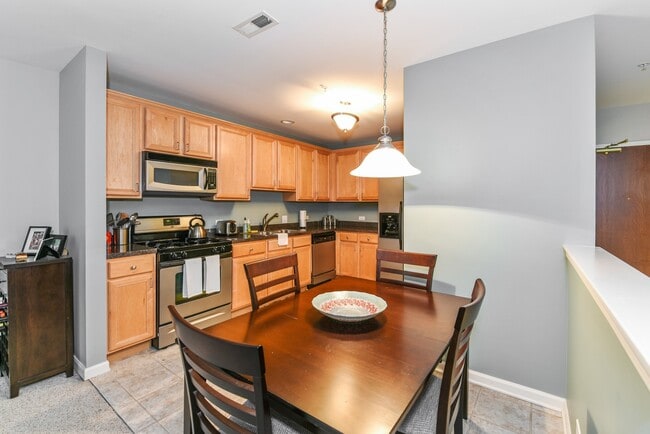 Building Photo - 9440 S 51st Ave