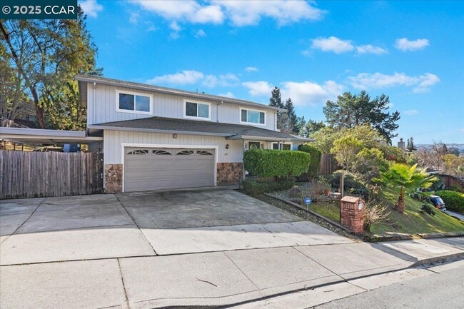 Building Photo - 207 Midway Dr