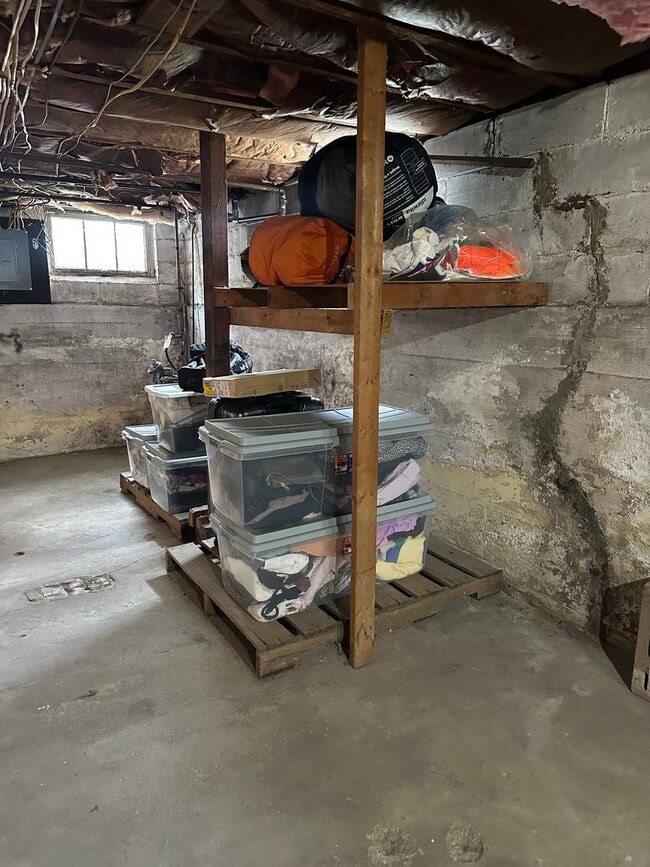 Building Photo - 23 Edwards St