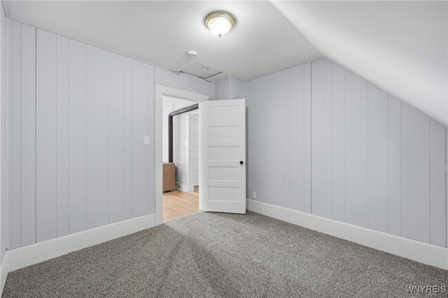 Building Photo - 26 Ganson St