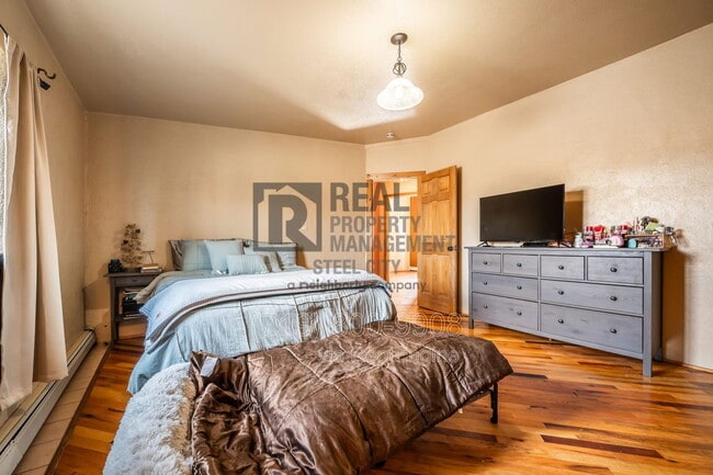 Building Photo - 531 E Milt Dr