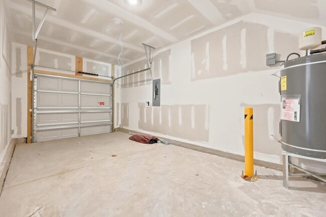 Building Photo - 605 Southwind Way