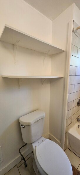 Building Photo - 1655 State St