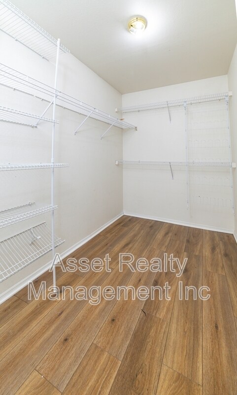 Building Photo - 8613 Little Field Way