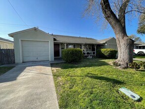 Building Photo - 1815-1817 Madrone Avenue
