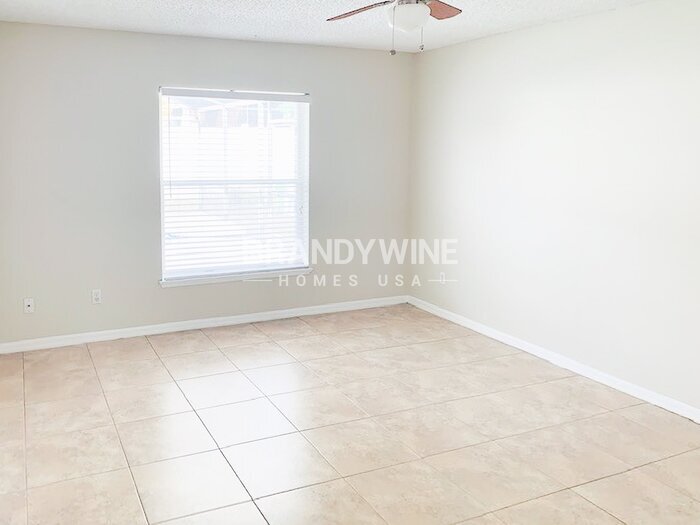 Building Photo - 2143 Fennell St