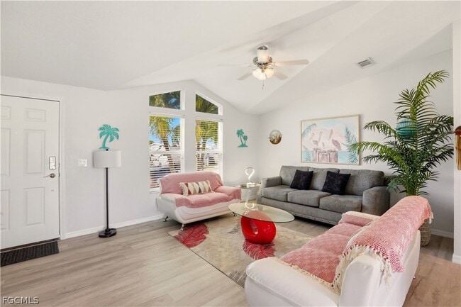 Building Photo - 158 Nanaimo Trail