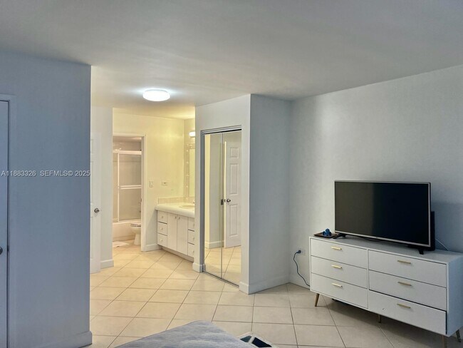 Building Photo - 7135 Collins Ave