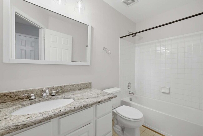Building Photo - Elegant End-Unit Townhome with Exceptional Community Amenities