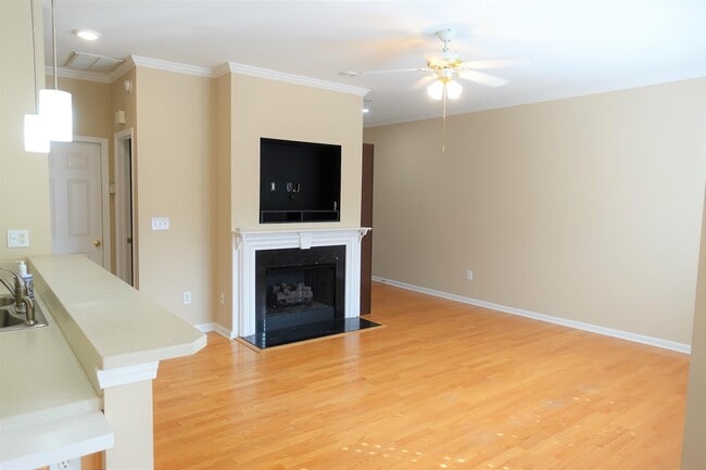 Building Photo - 30 Cedar Rock Dr