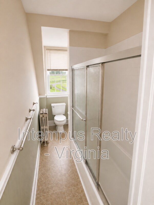 Building Photo - 7296 Fenton Farm Ln