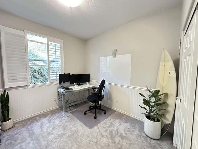 Building Photo - 4089 Peninsula Dr