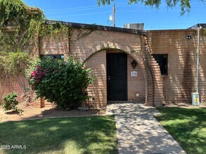 Building Photo - 3066 N 32nd St