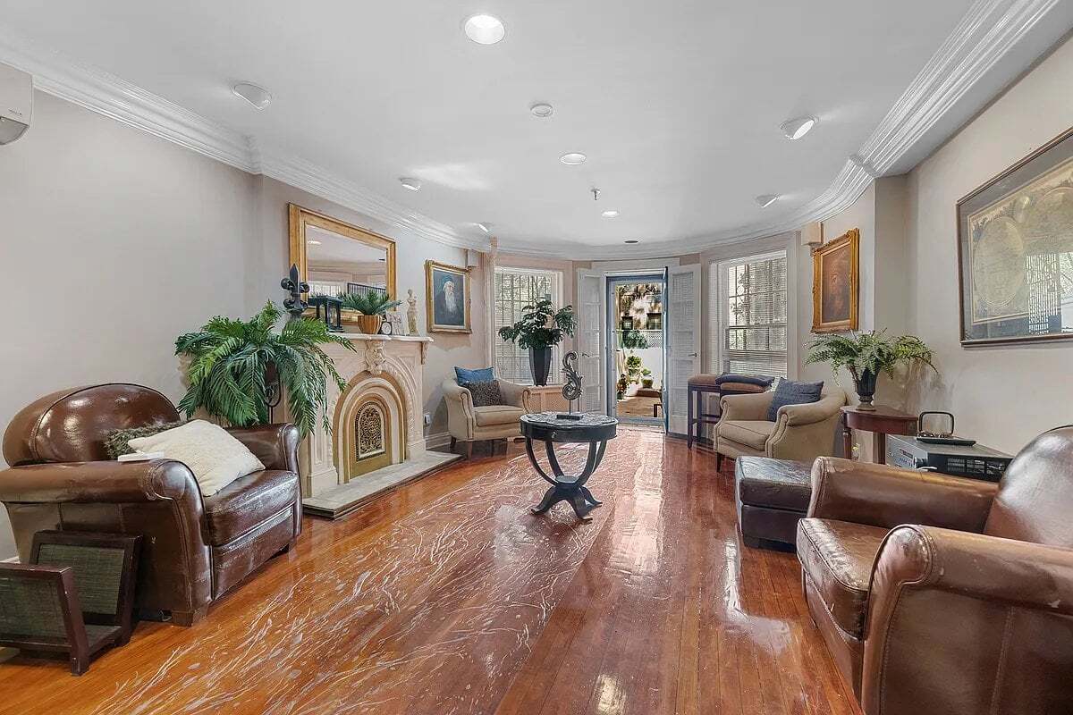 Building Photo - 163 E 71st St