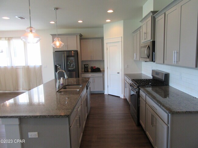 Building Photo - 404 Warren Bayou Ln.