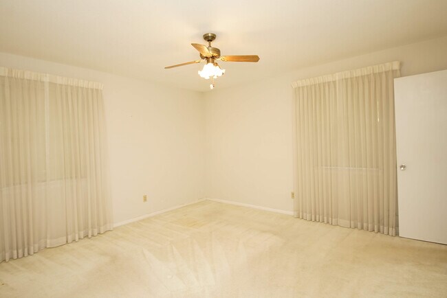 Building Photo - 18 Sherwood Rd NW