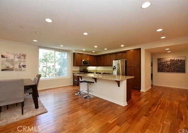 Building Photo - 533 Rockefeller