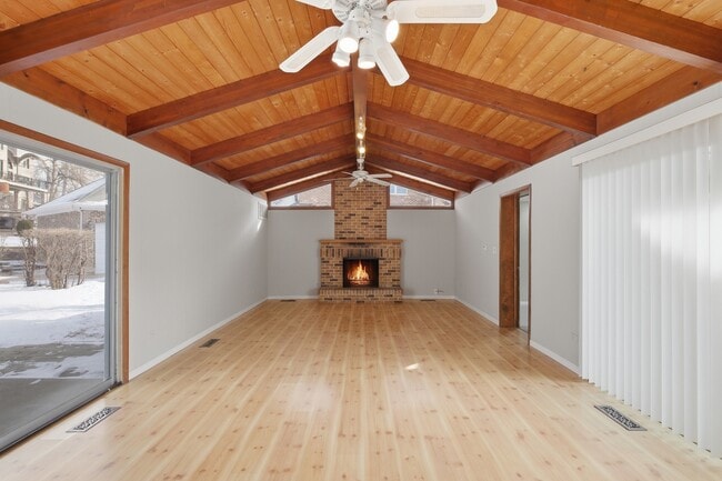 Building Photo - 5611 S Quincy St