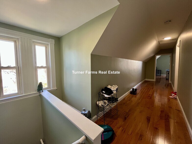 Building Photo - 43 Martin St