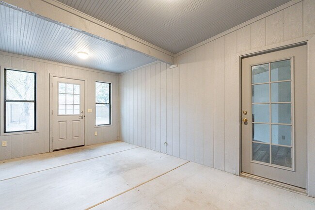 Building Photo - Charming 4-bedroom, 2-bathroom in Gilbert