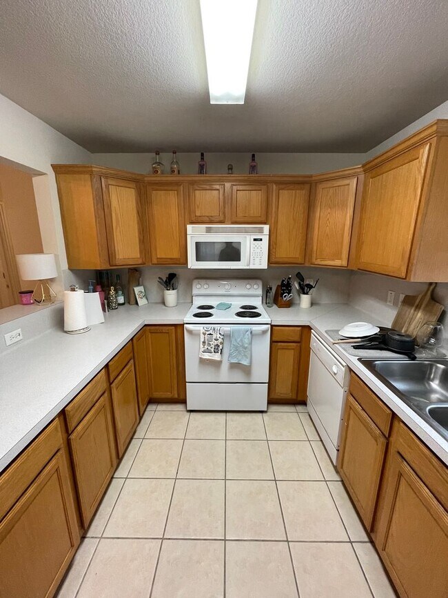 Building Photo - 3760 Oldenburg Ln