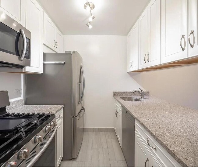 Building Photo - 200 Rector Pl