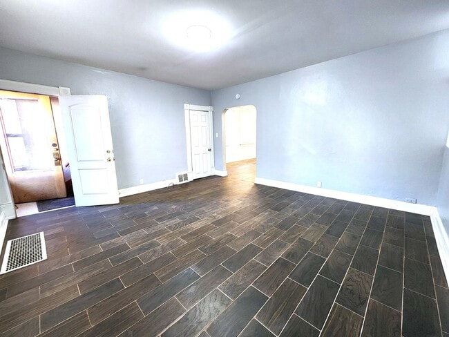 Building Photo - 2525 N Weil St