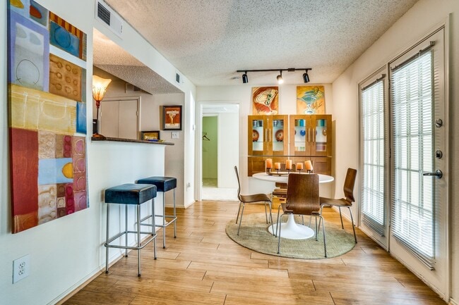 Building Photo - Cottages at Tulane